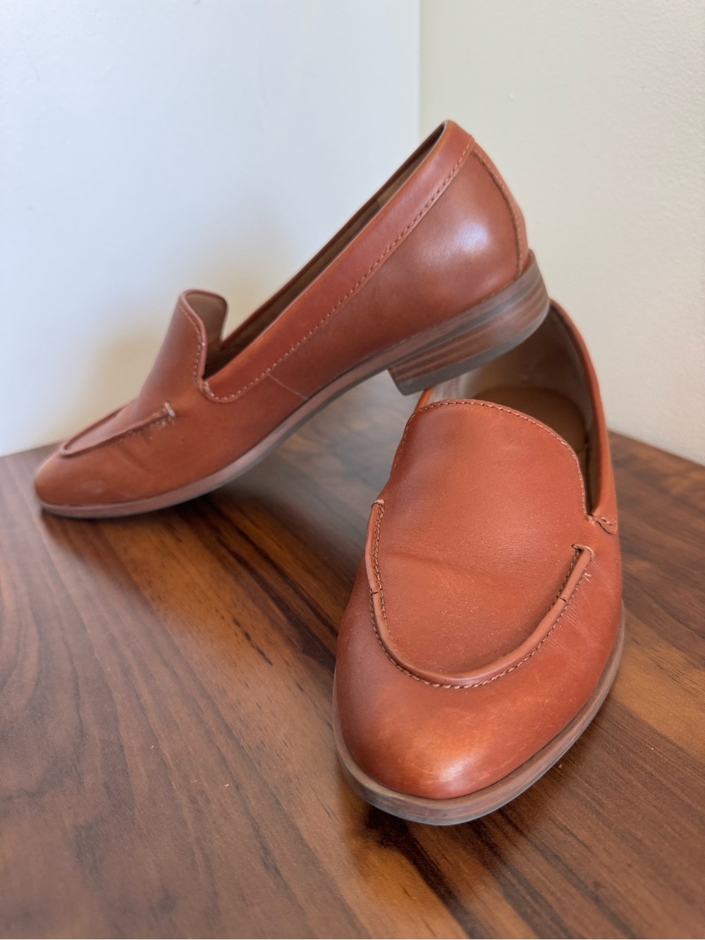 East Side Leather Loafers Tan Brown Size 6 Office Shoes Aerosoles Comfy Timeless
